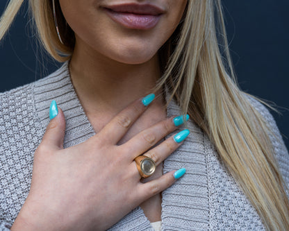 10K Solid Yellow Gold Picture Ring